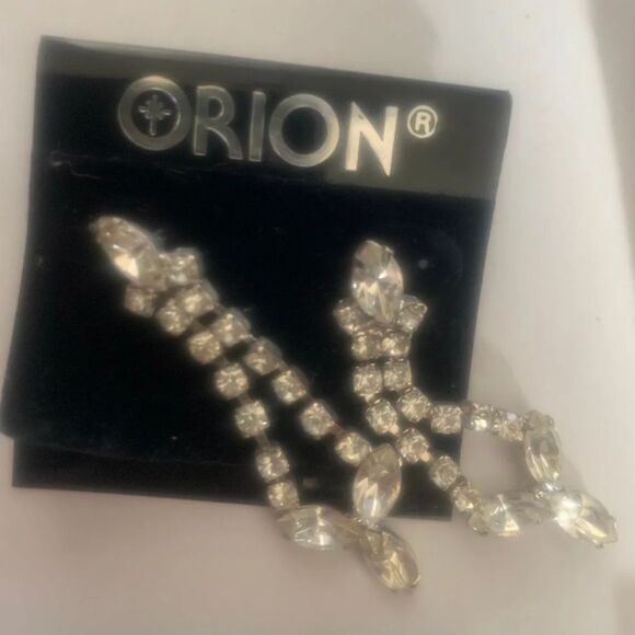 9 Orion DROPS AUSTRIAN CRYSTAL RHINESTONE SILVER CHANDELIER DANGLE EARRINGS - Picture 8 of 10